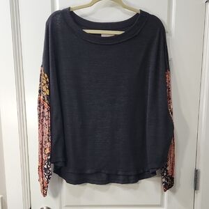 Wonderly Black Top with Multicolor Sleeves - Large